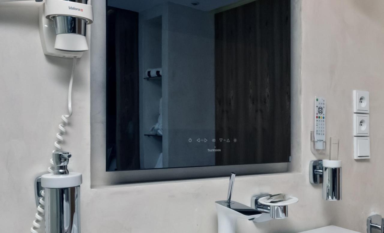 One Room Hotel Прага Экстерьер фото
