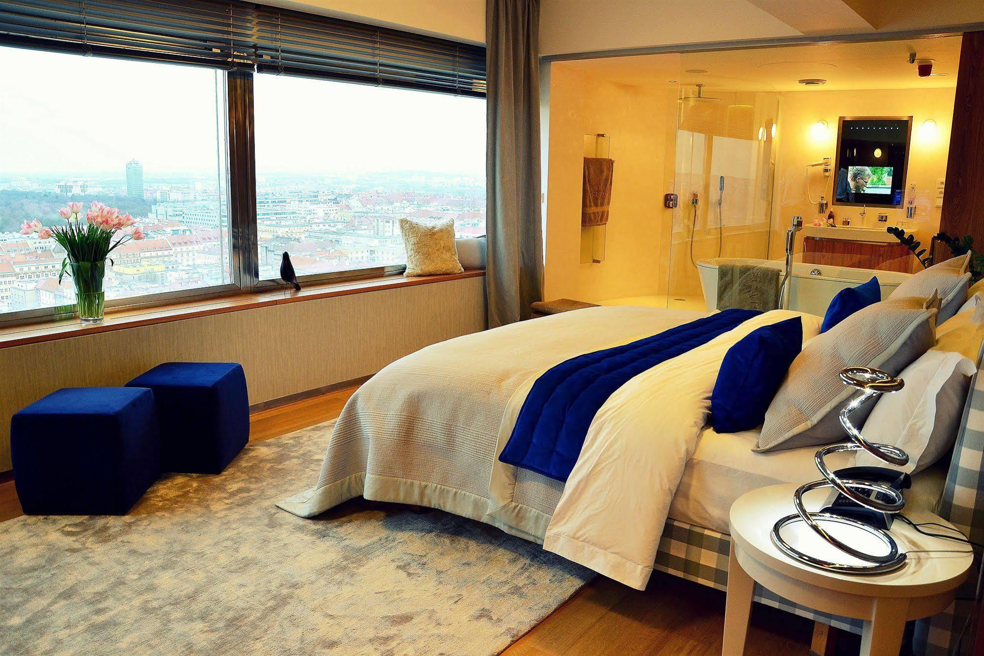 One Room Hotel Прага Экстерьер фото
